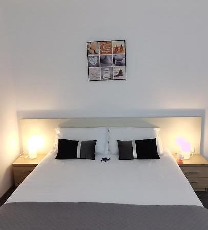 Mike Studio Mamaia Nord Apartman Năvodari Kültér fotó