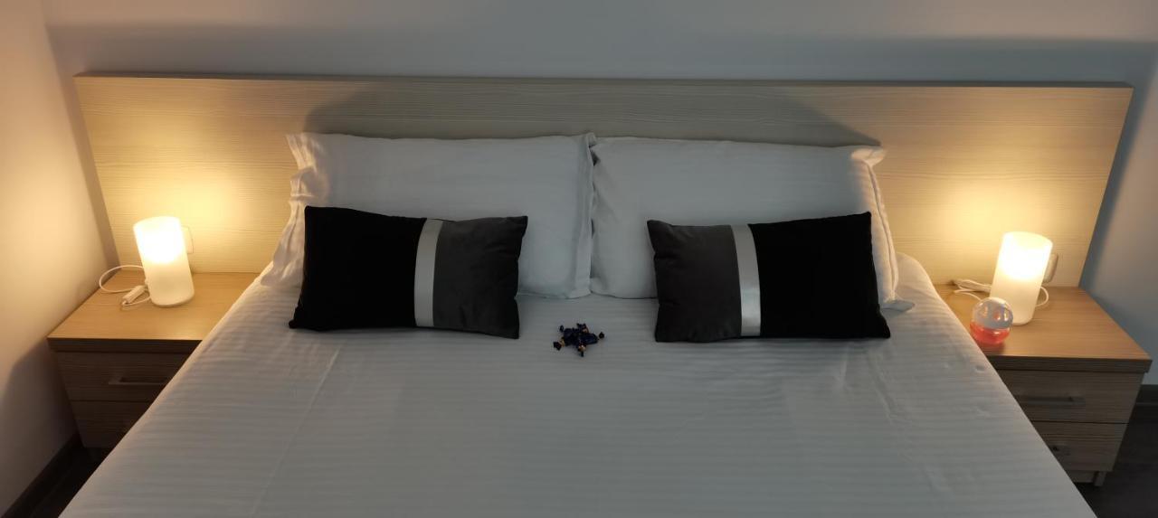 Mike Studio Mamaia Nord Apartman Năvodari Kültér fotó